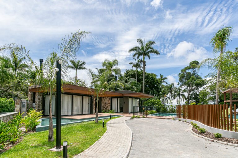 CASA NO CONDOMÍNIO VILARES NO PORTO DA LAGOA