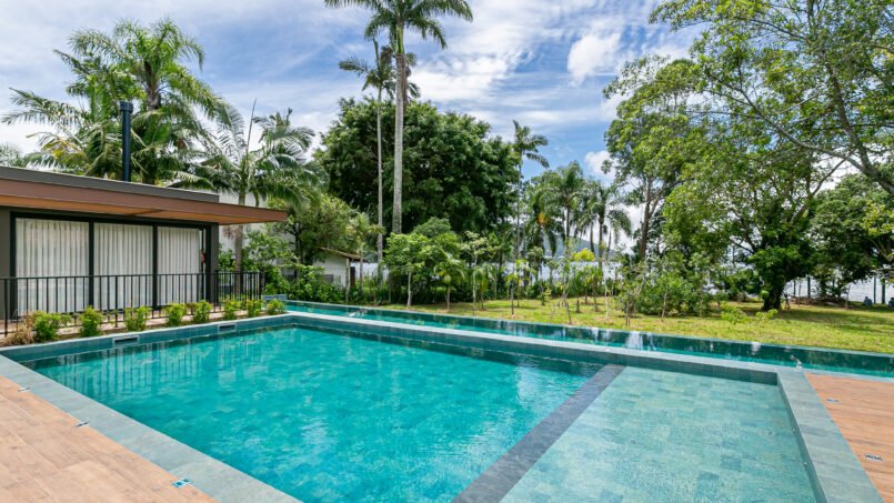 CASA NO CONDOMÍNIO VILARES NO PORTO DA LAGOA