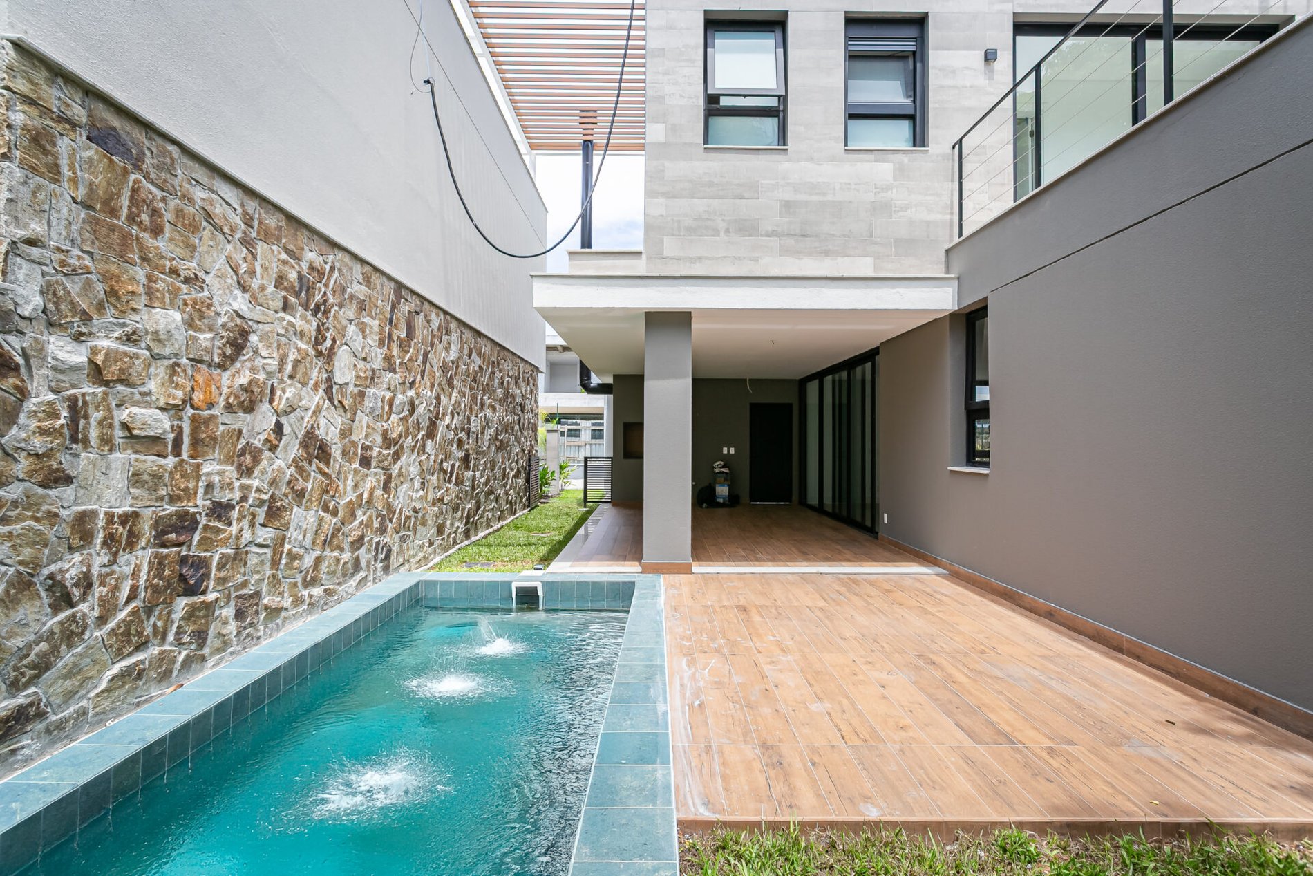 CASA NO CONDOMÍNIO VILARES NO PORTO DA LAGOA