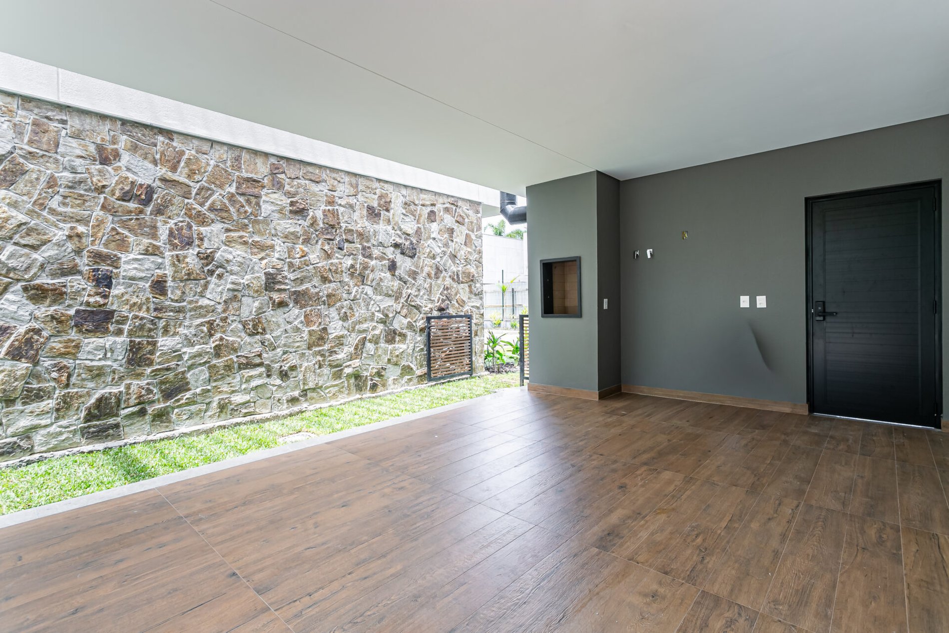 CASA NO CONDOMÍNIO VILARES NO PORTO DA LAGOA