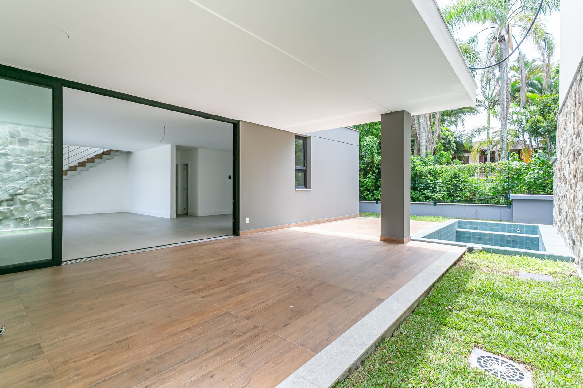 CASA NO CONDOMÍNIO VILARES NO PORTO DA LAGOA