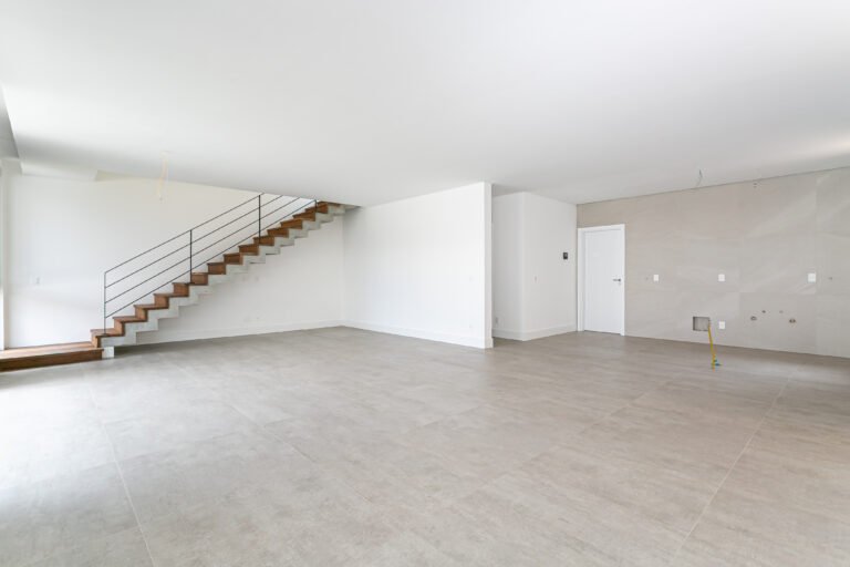 CASA NO CONDOMÍNIO VILARES NO PORTO DA LAGOA