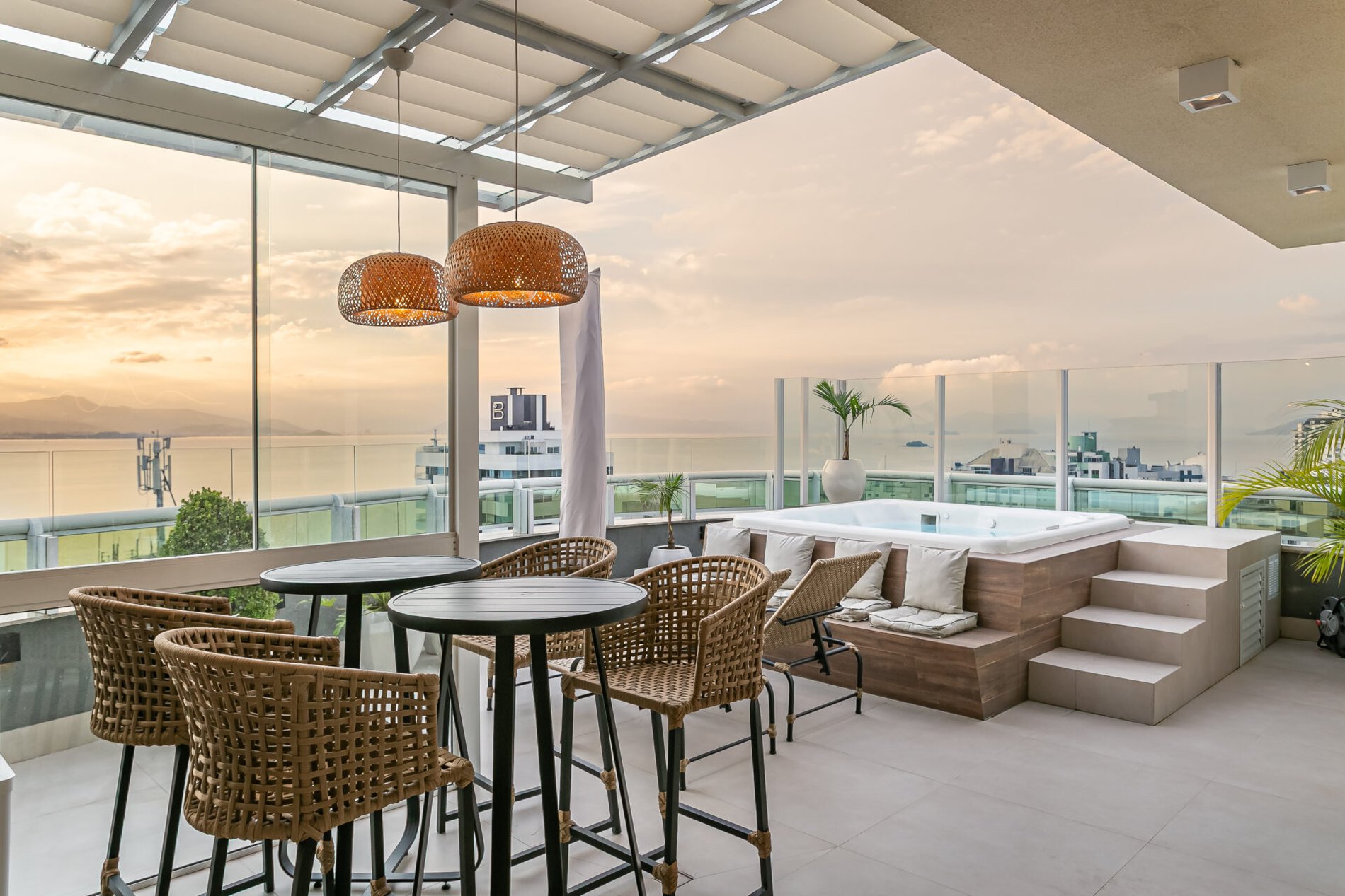 Cobertura vista mar na Agronômica