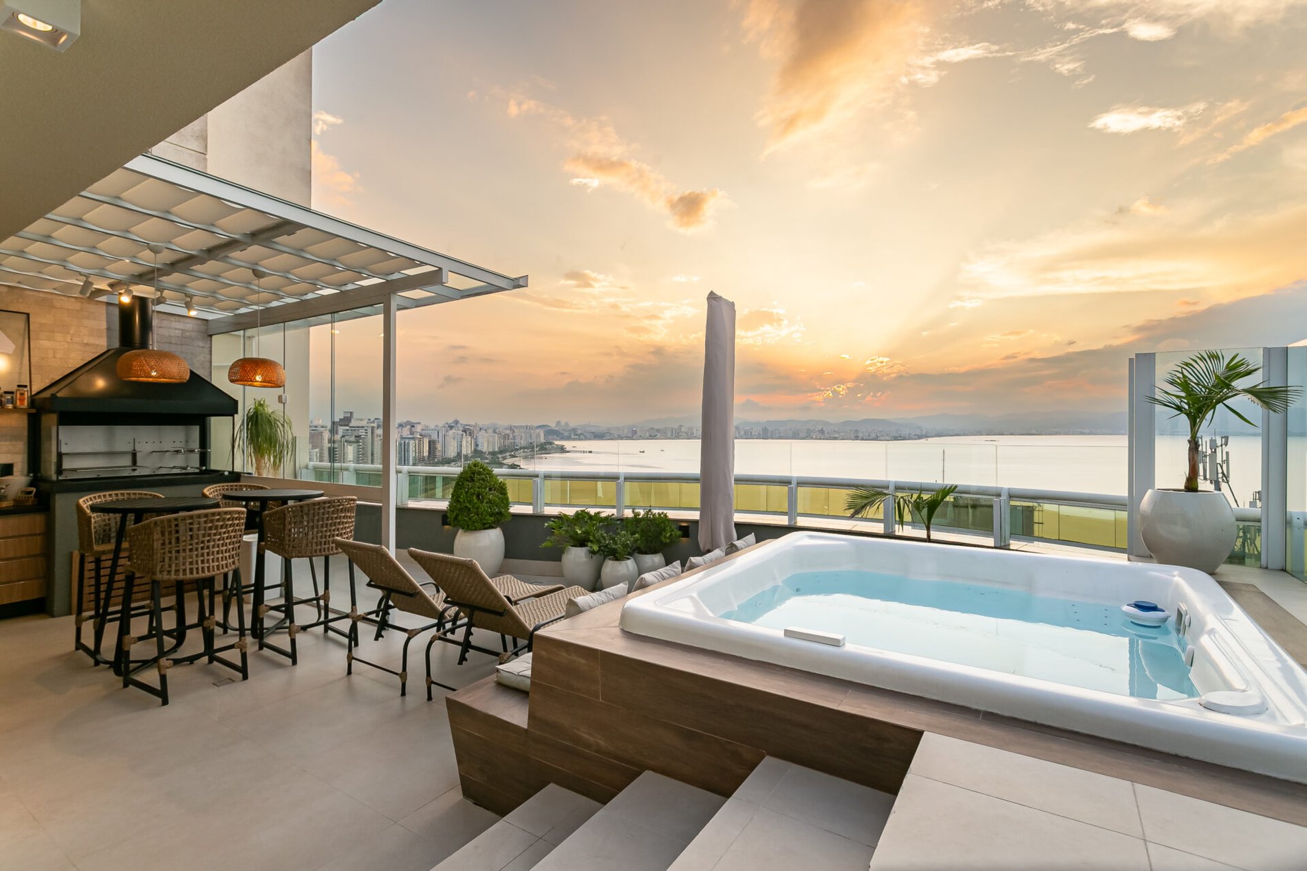 Cobertura vista mar na Agronômica