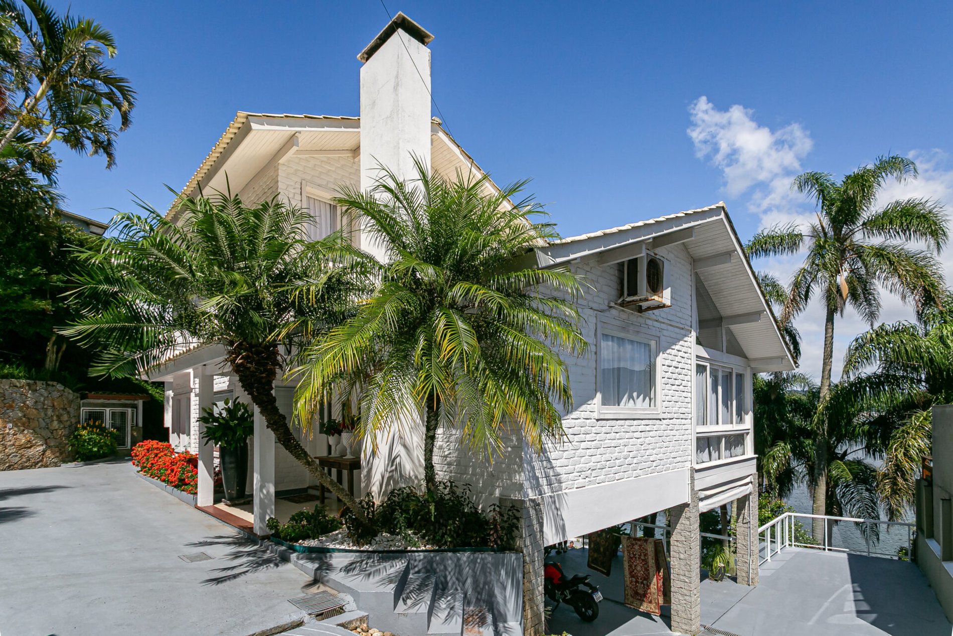 Casa à beira da Lagoa da Conceição