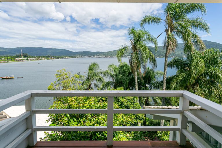 Casa à beira da Lagoa da Conceição