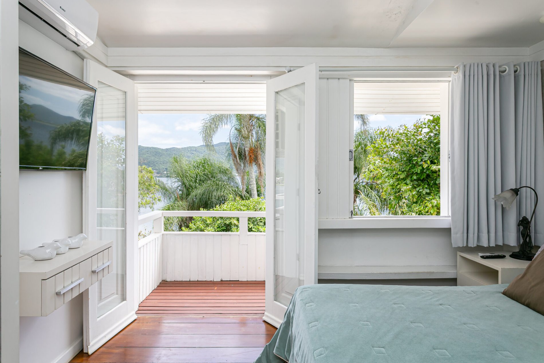 Casa à beira da Lagoa da Conceição