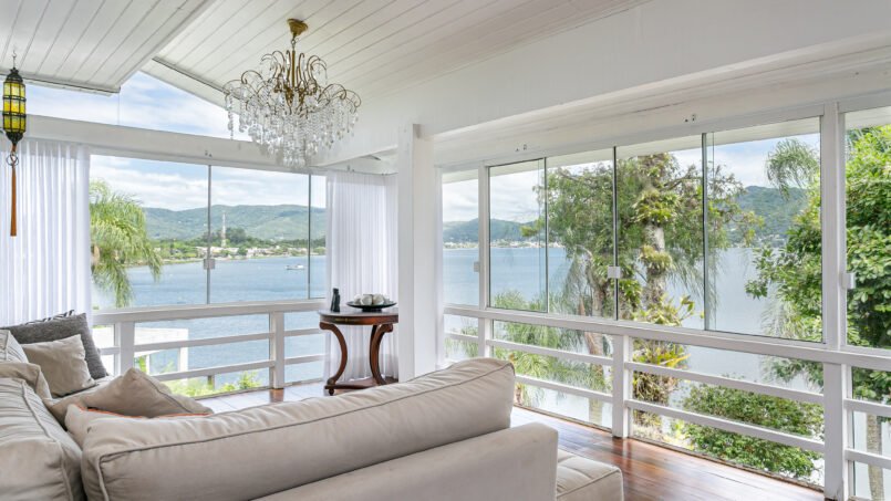 Casa à beira da Lagoa da Conceição