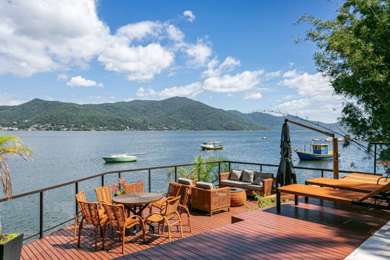 Casa à beira da Lagoa da Conceição