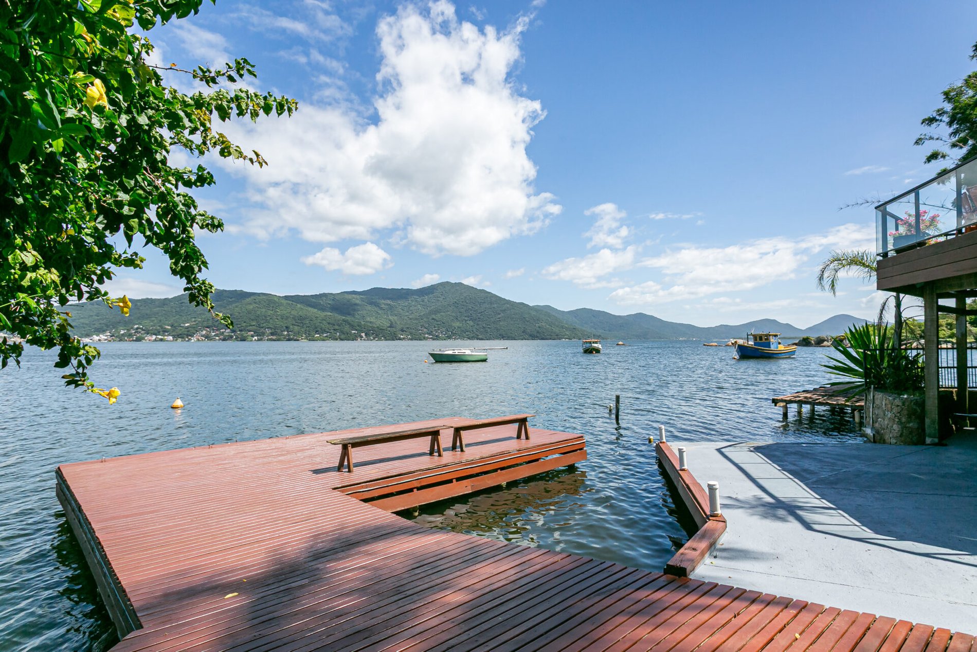 Casa à beira da Lagoa da Conceição