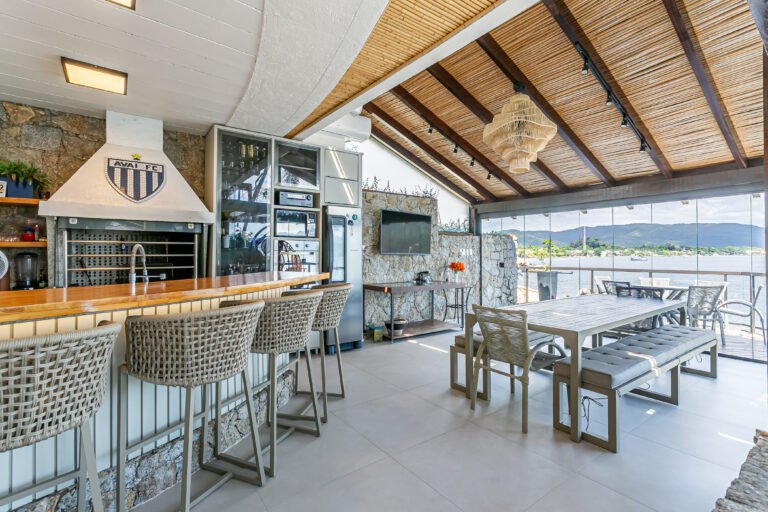 Casa à beira da Lagoa da Conceição