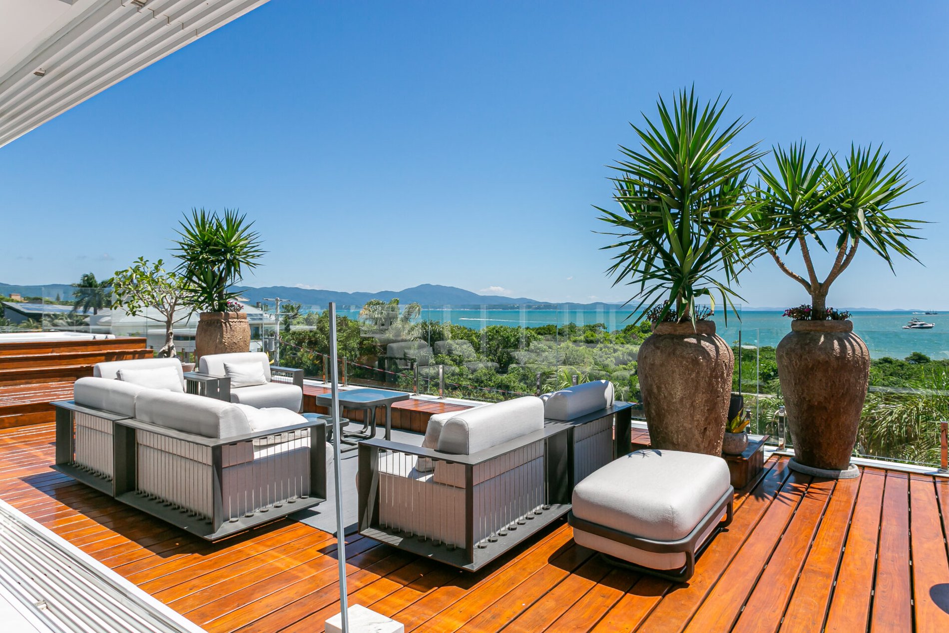 Casa com vista mar em Jurerê Internacional