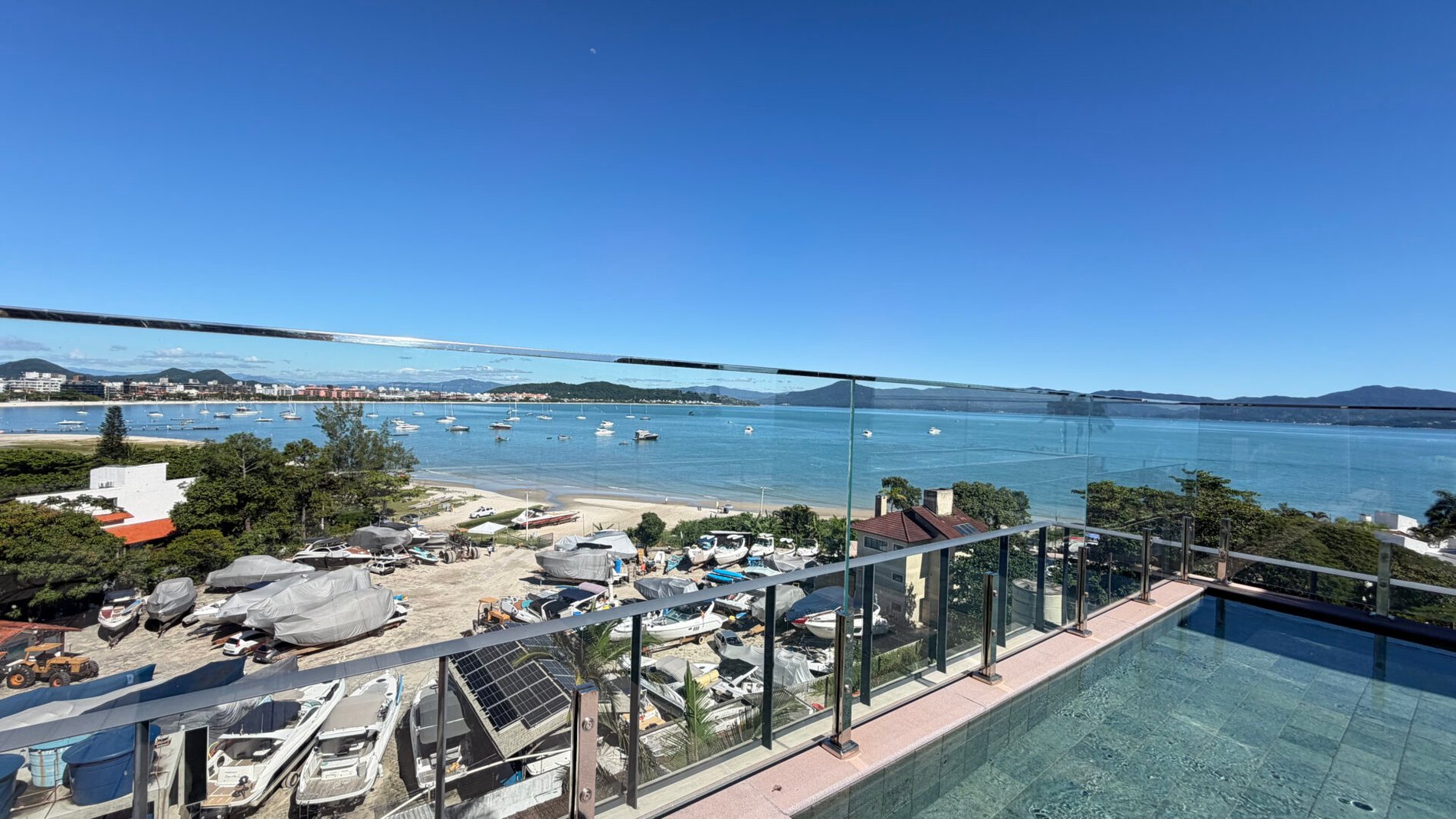 Apartamento vista mar em Canajurê