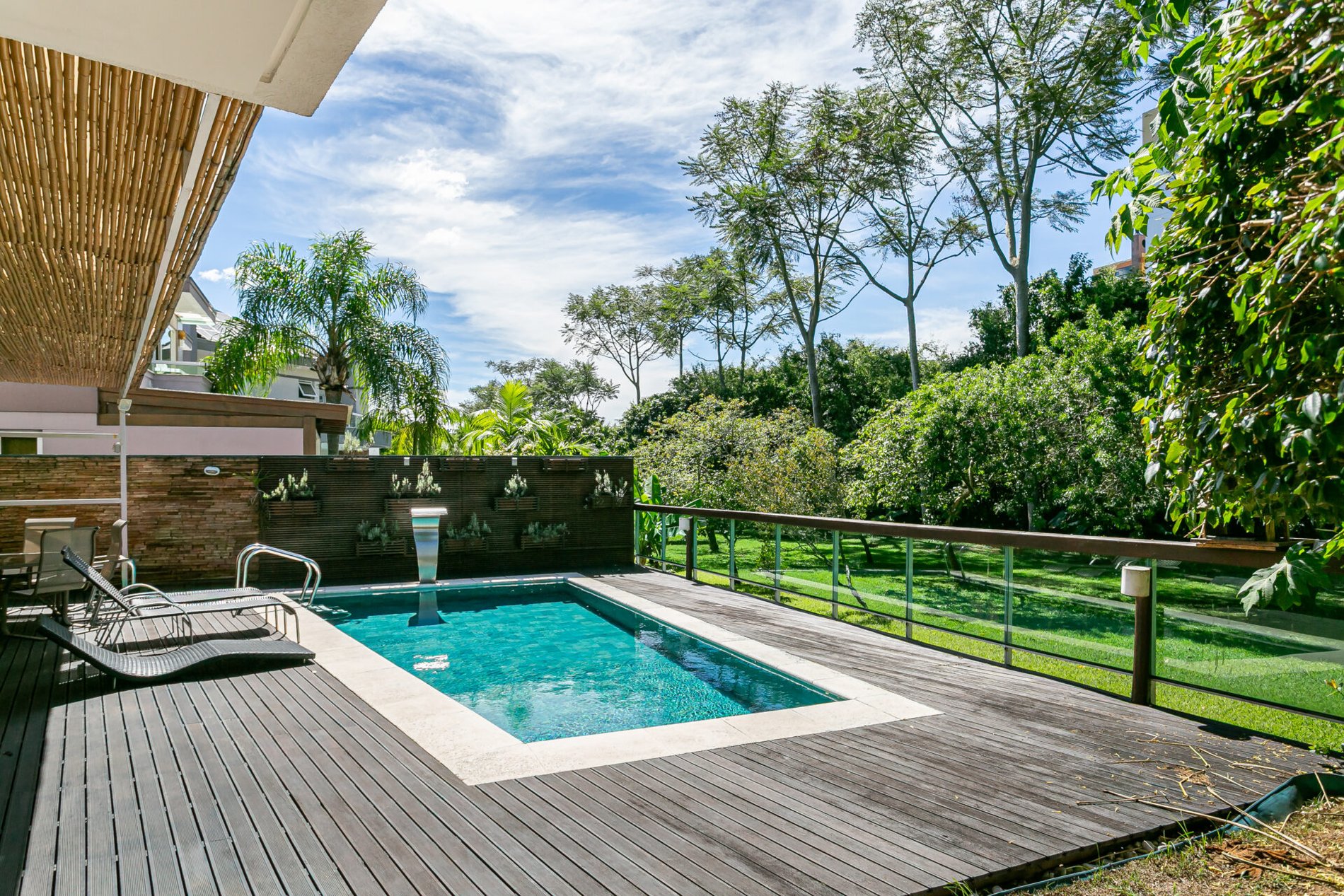 Casa em condomínio no Córrego Grande