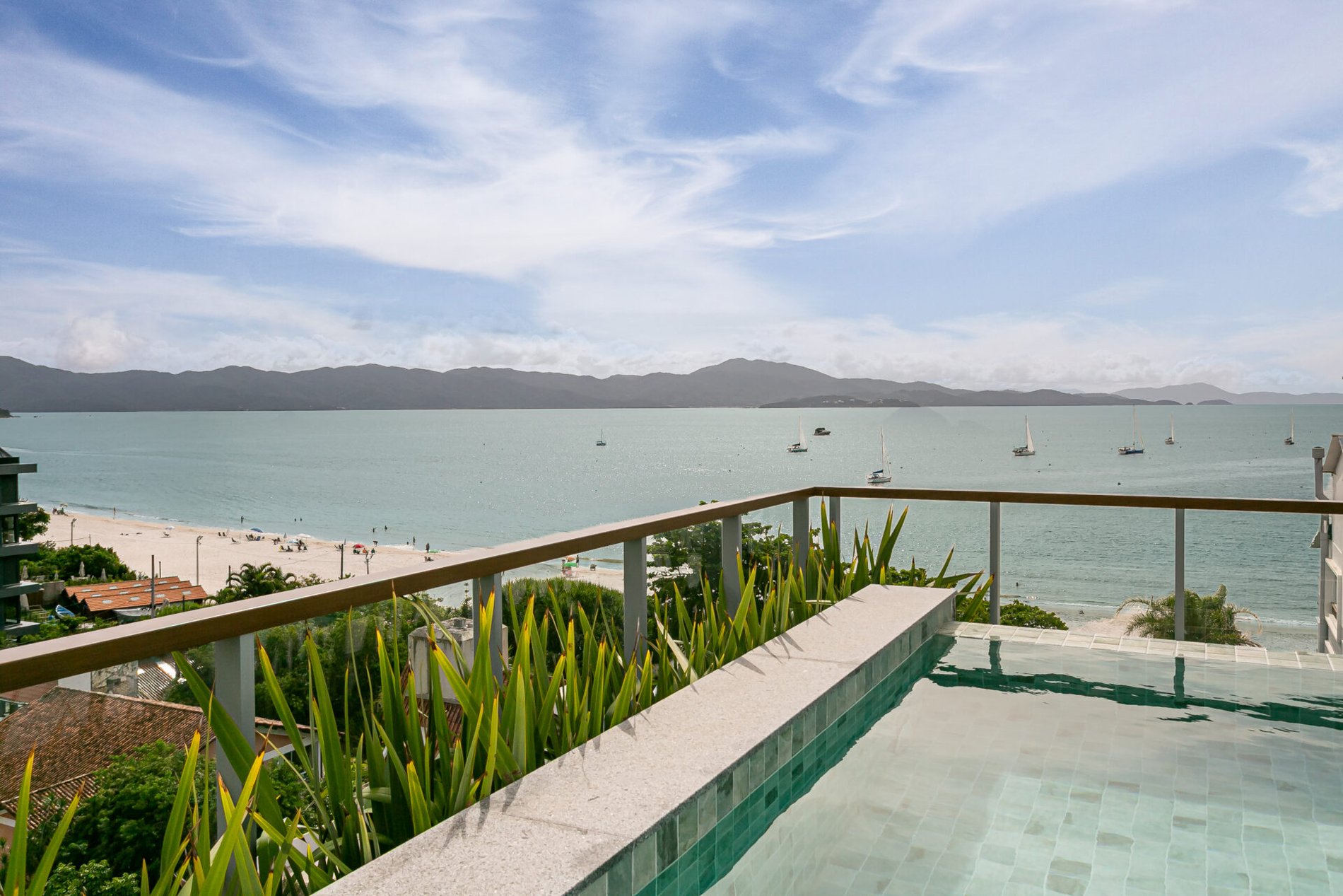 Apartamento com vista mar no Dom Jurerê