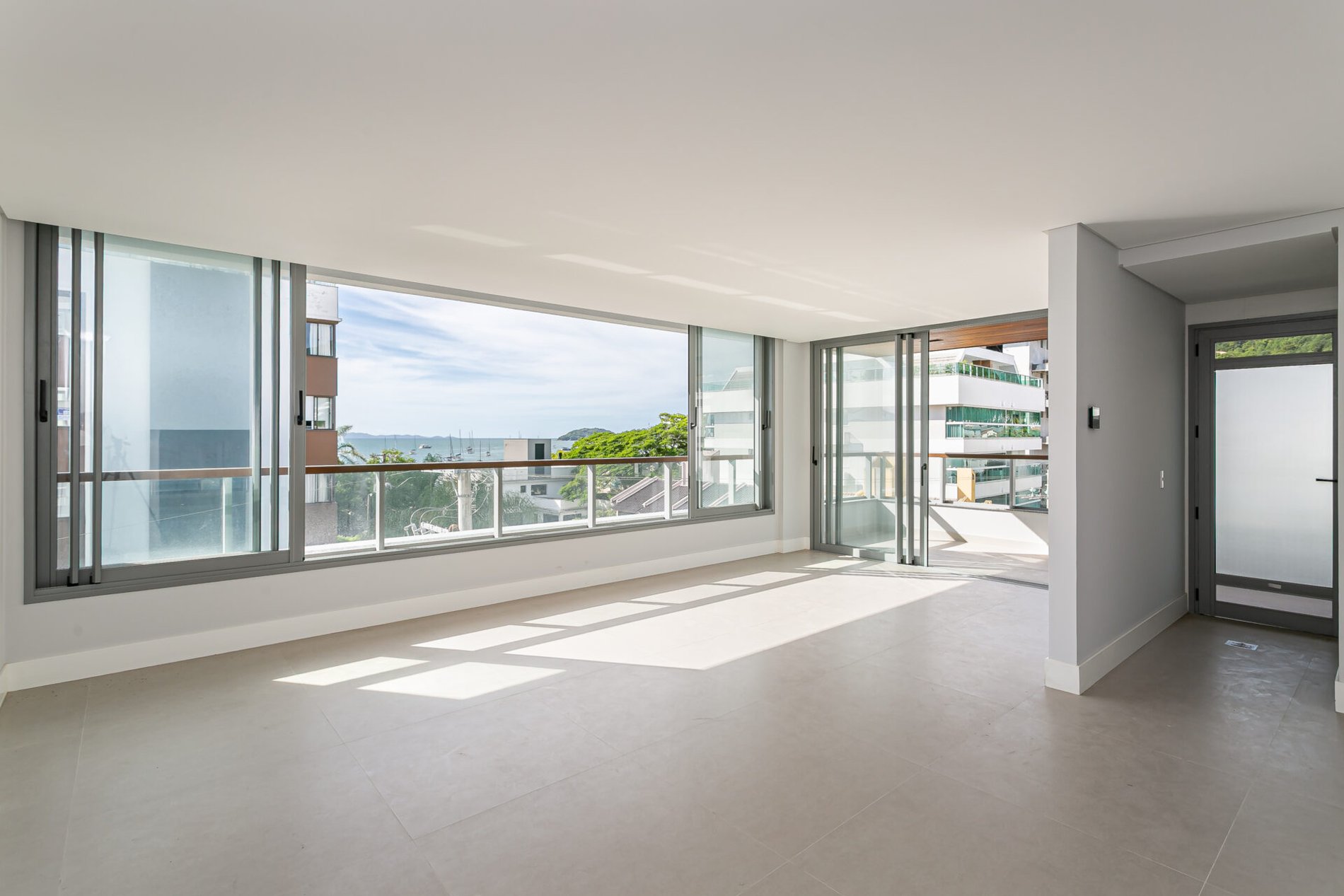 Apartamento com vista mar no Dom Jurerê