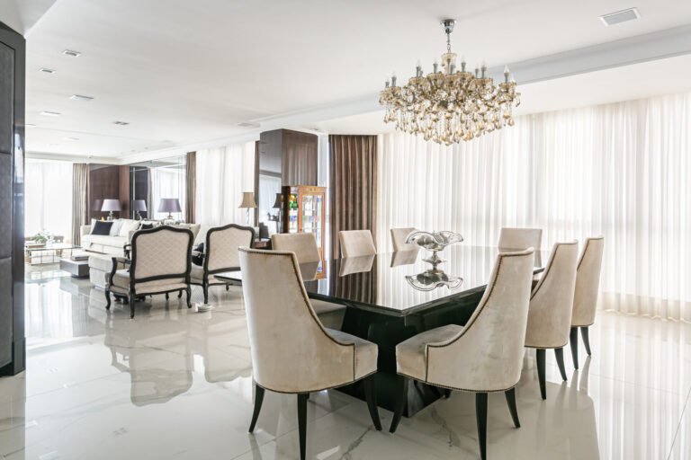 Apartamento com Vista Mar de 4 Suítes no Centro de Florianópolis