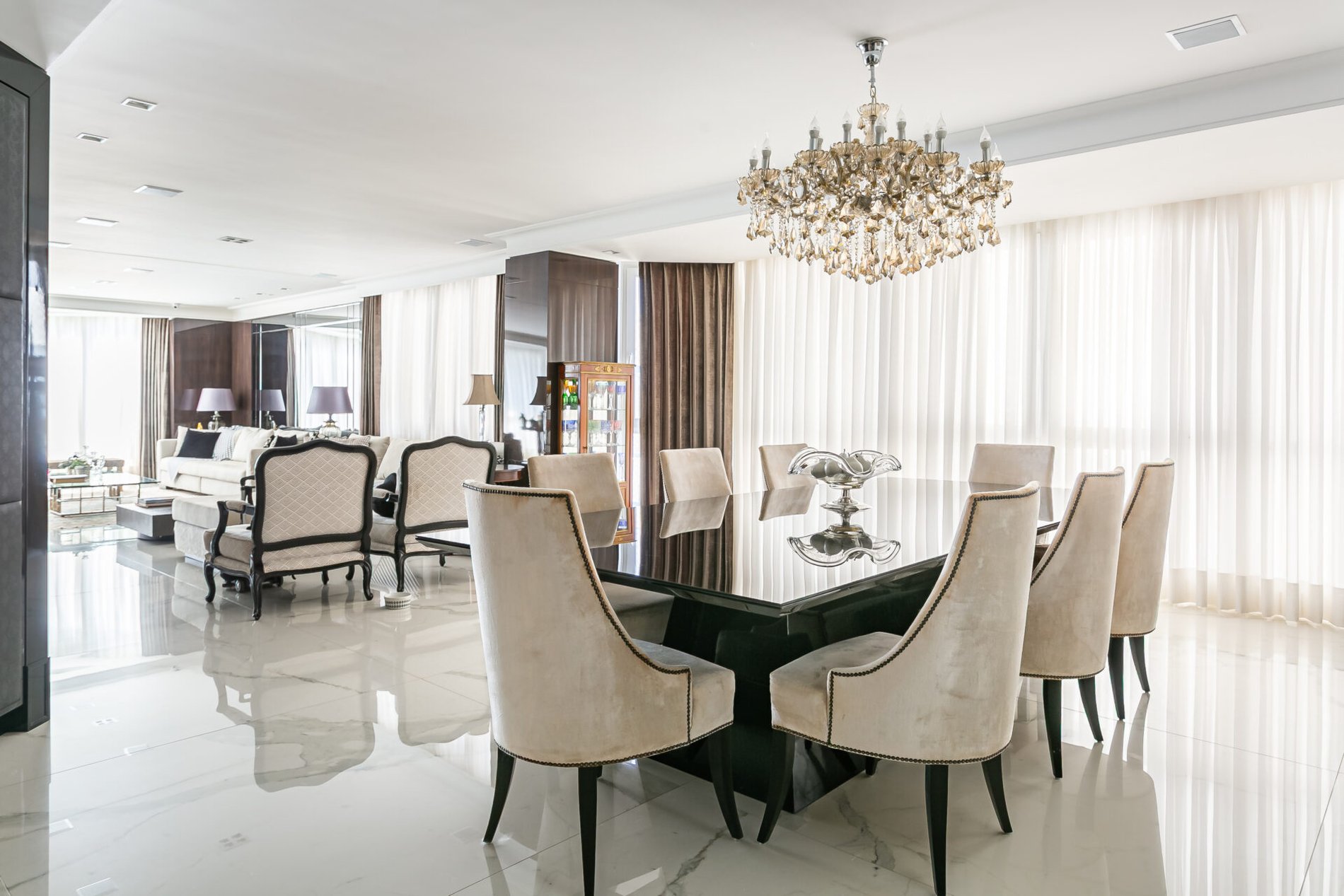 Apartamento com Vista Mar de 4 Suítes no Centro de Florianópolis
