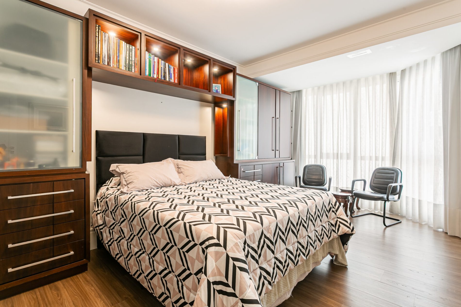 Apartamento com Vista Mar de 4 Suítes no Centro de Florianópolis