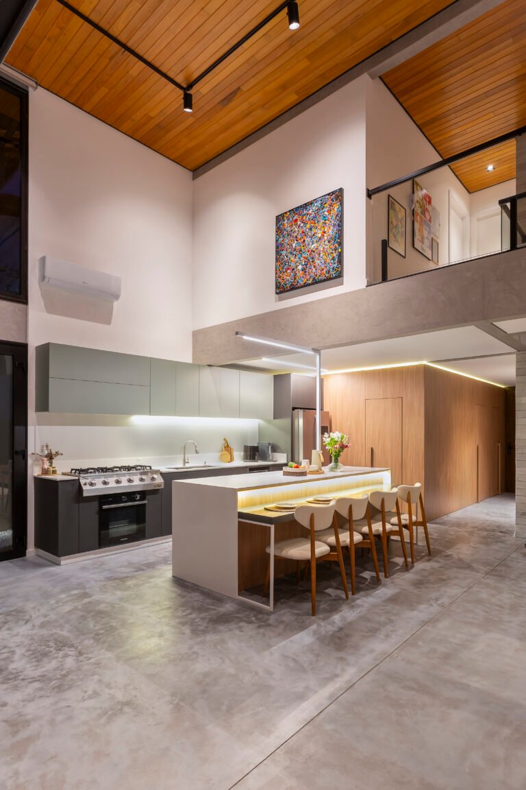 Casa no condomínio Bosque Dourado na Trindade