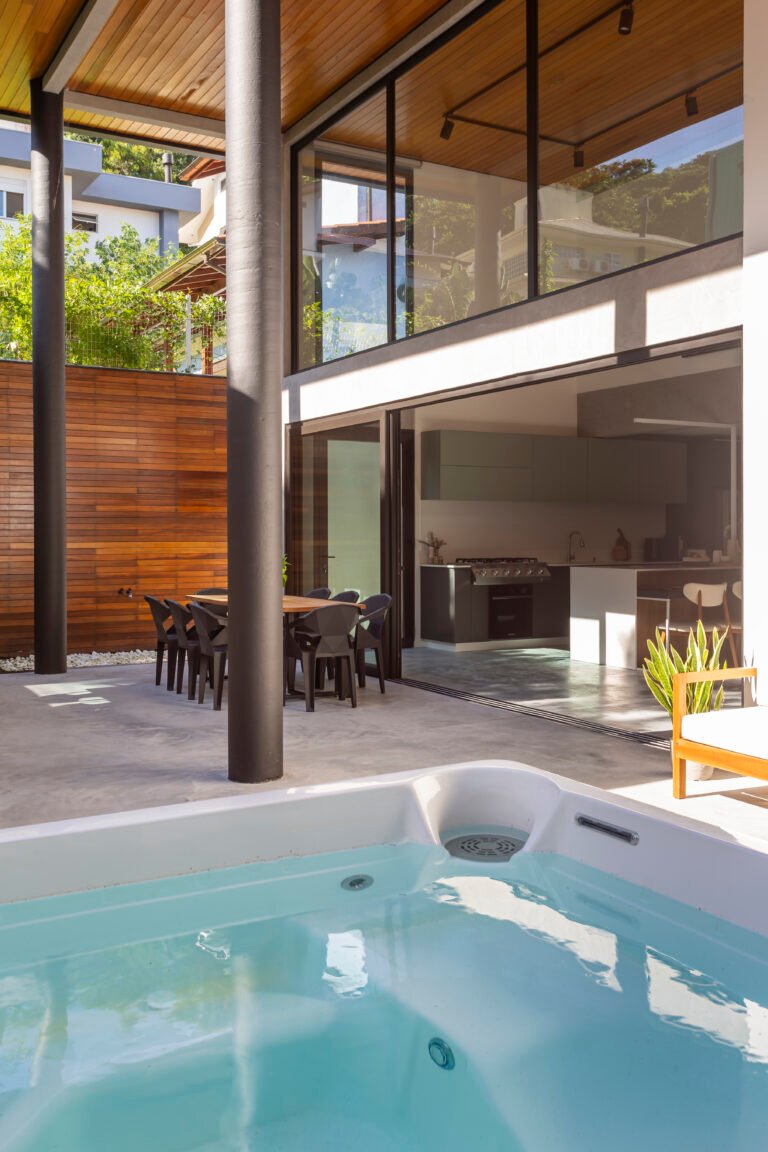 Casa no condomínio Bosque Dourado na Trindade