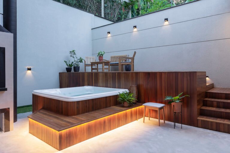 Casa no condomínio Bosque Dourado na Trindade