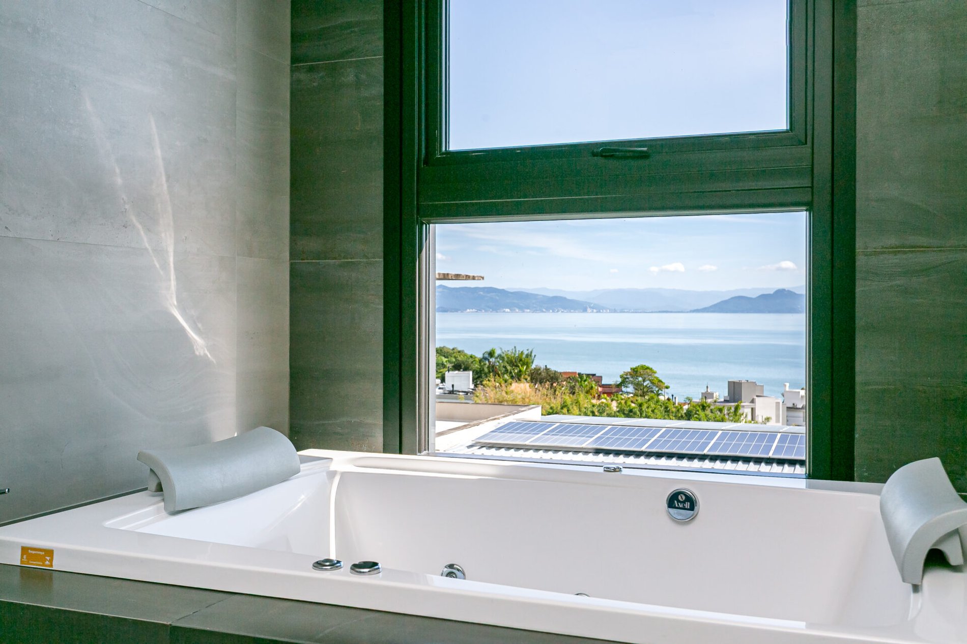 Casa no condomínio Madre Bertha no Cacupé, Florianópolis