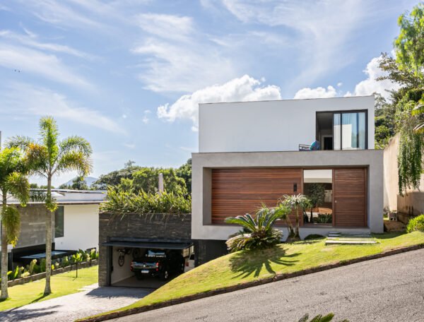Casa no condomínio Madre Bertha no Cacupé, Florianópolis