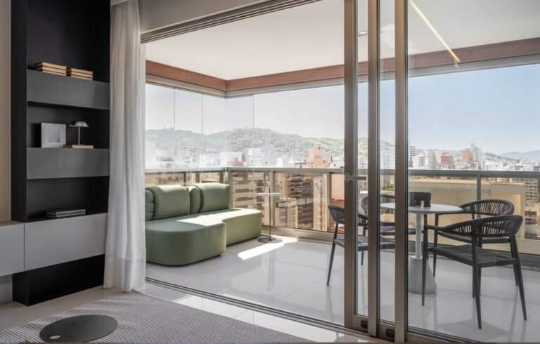 Apartamento no WOK de 3 suítes no Centro de Florianópolis
