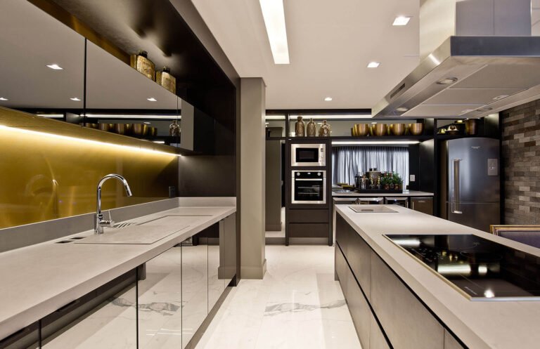 Apartamento no WOK de 3 suítes no Centro de Florianópolis