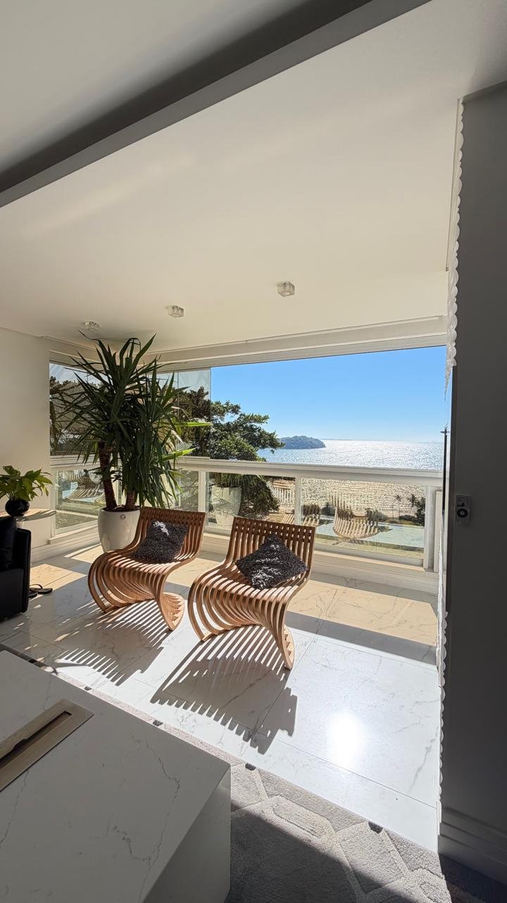 Apartamento frente mar em Canasvieiras