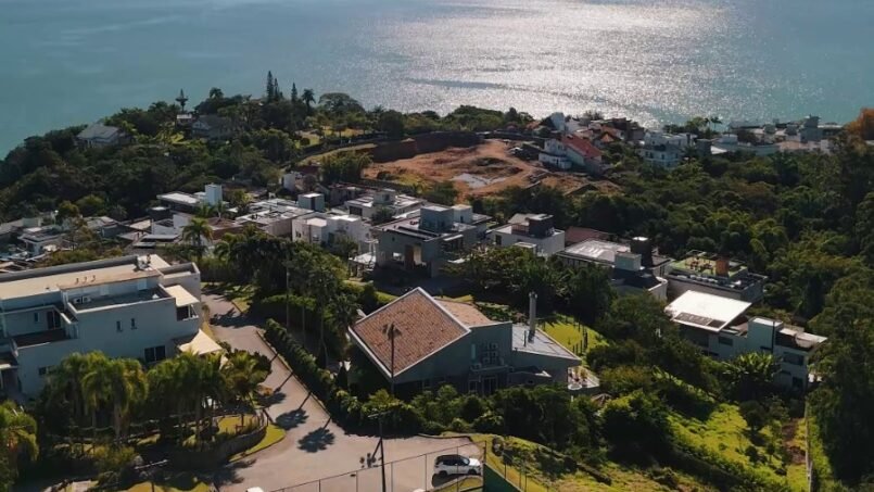 Terreno no condomínio Saint Barth | Cacupé em Florianópolis