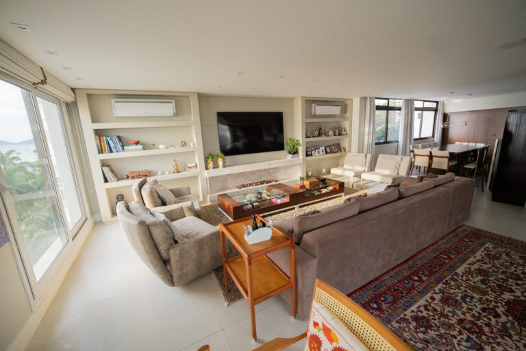 Apartamento com 3 Suítes | Beiramar de Florianópolis
