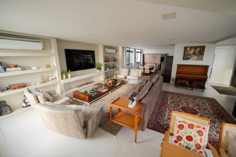 Apartamento com 3 Suítes | Beiramar de Florianópolis