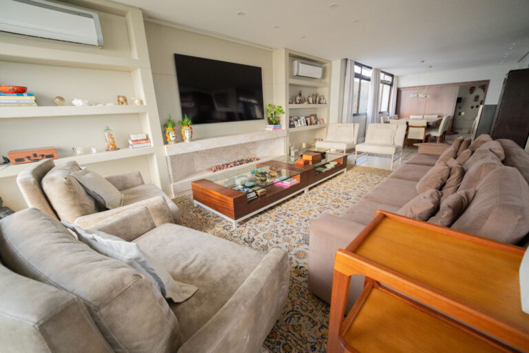 Apartamento com 3 Suítes | Beiramar de Florianópolis