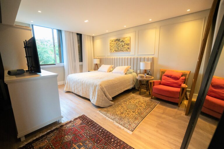 Apartamento com 3 Suítes | Beiramar de Florianópolis