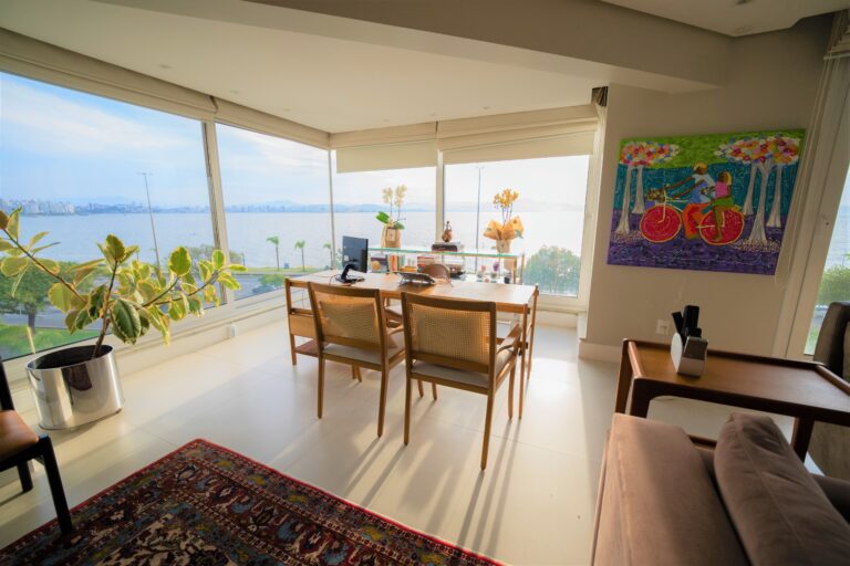 Apartamento com 3 Suítes | Beiramar de Florianópolis