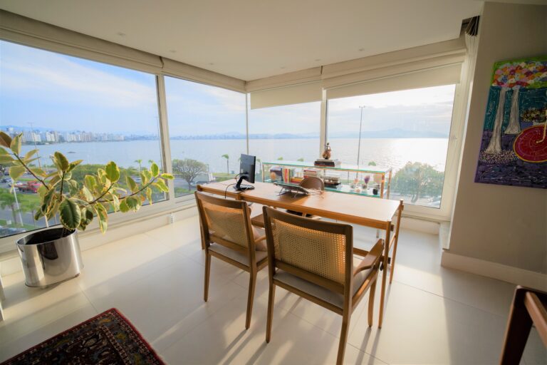 Apartamento com 3 Suítes | Beiramar de Florianópolis