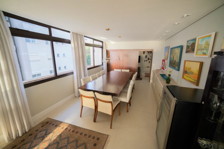 Apartamento com 3 Suítes | Beiramar de Florianópolis