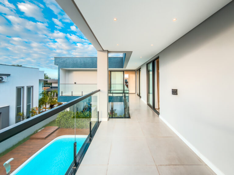 Casa em condomínio mobiliada | Ingleses