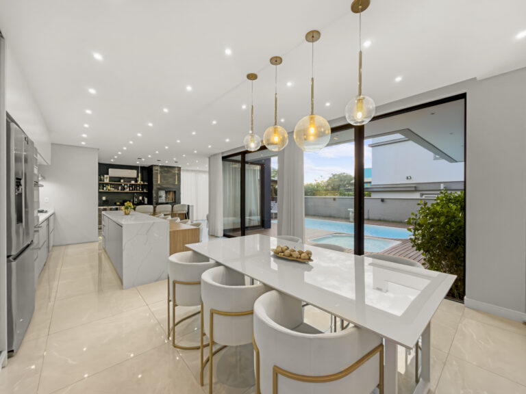 Casa em condomínio mobiliada | Ingleses