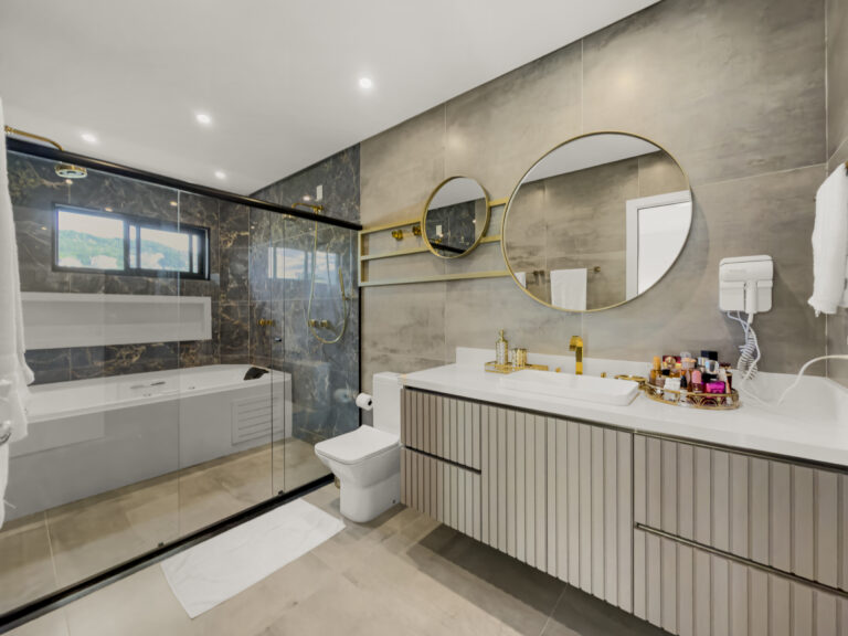 Casa em condomínio mobiliada | Ingleses