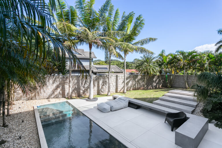 Casa na Praia Mole | Assinatura Giovanni Bonetti — Florianópolis