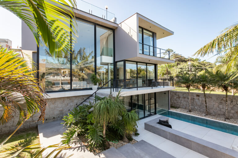 Casa na Praia Mole | Assinatura Giovanni Bonetti — Florianópolis