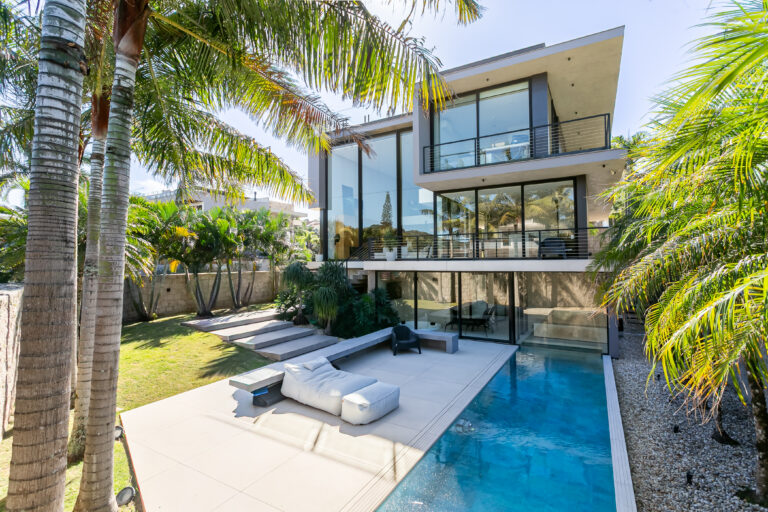 Casa na Praia Mole | Assinatura Giovanni Bonetti — Florianópolis